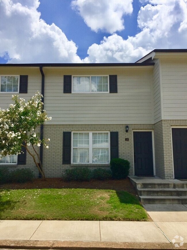Building Photo - 2 Bedroom 2 Bath Townhome Unit 146