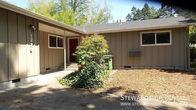 Building Photo - 1275 E 30th Ave