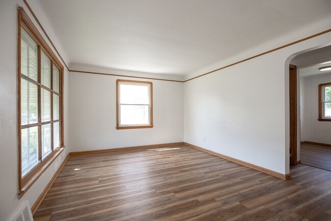 Photo - 16011 Maplewood Ave
