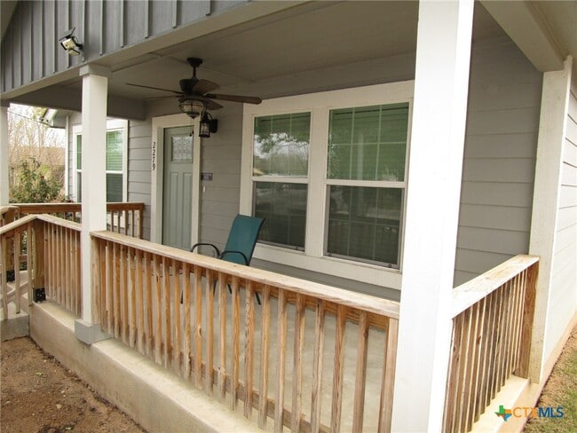 Photo - 2279 Eastman Ave