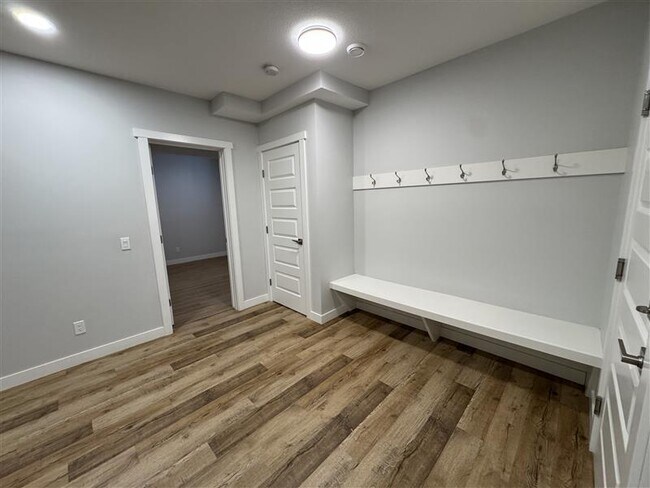 Photo - 8049 Cedric Mah Rd