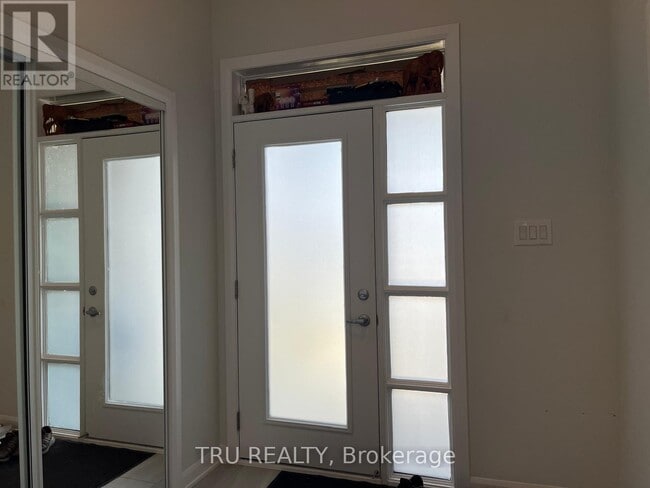 Photo - 919 Athenry Ct