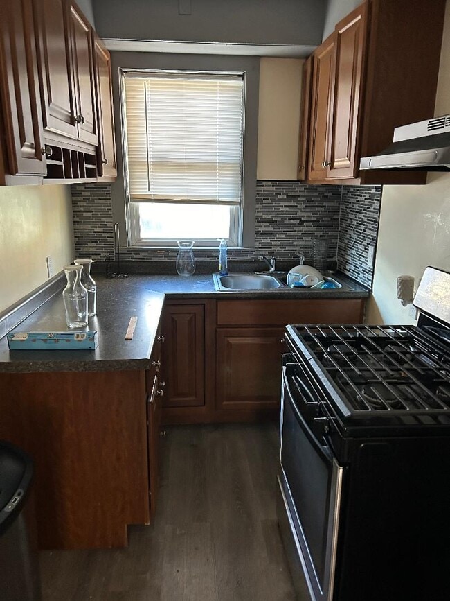 Photo - 549 4th St Unit #2 second floor