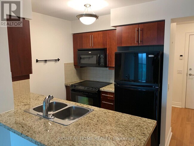 Photo - 25 Greenview Ave Unit 815