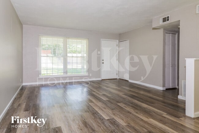 Photo - 11091 Saxonhall Dr