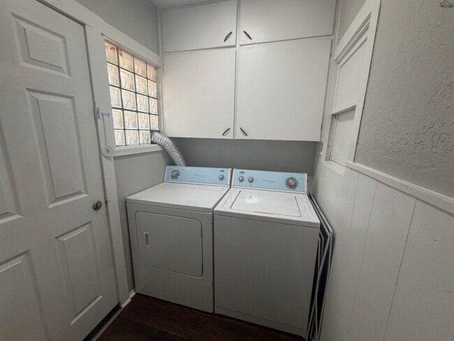 1202 Austin St
