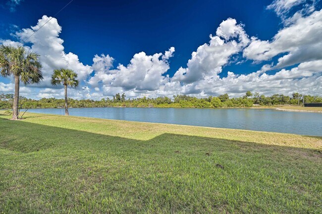 Photo - NOW AVAILABLE - Cozy Townhome w/ 1 Car Garage in Fort Myers!