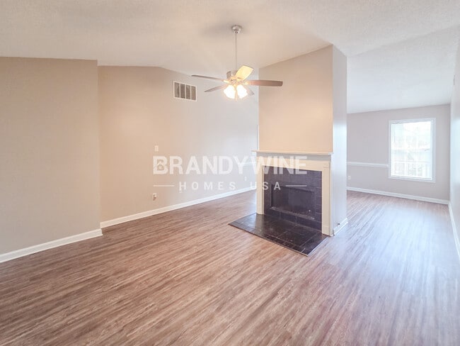 Photo - 1139 Commons Ct