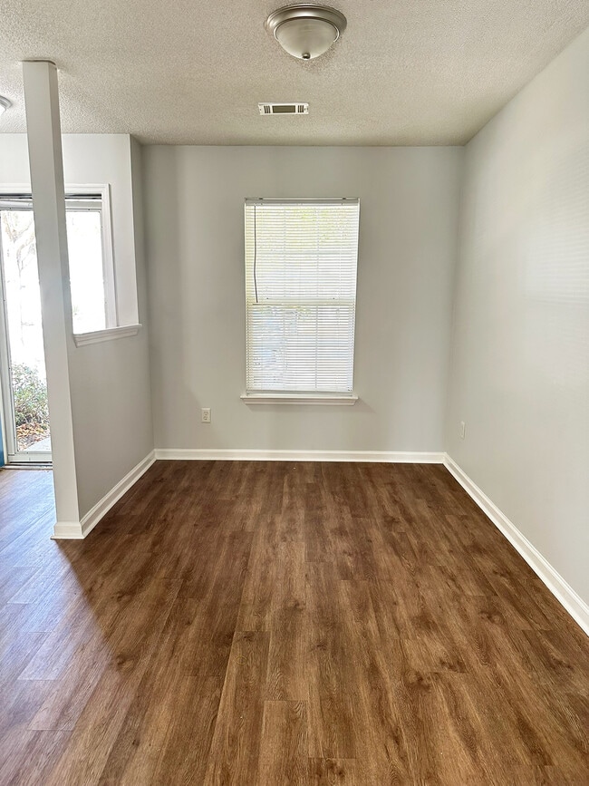 Photo - 1548 Blaze Ln