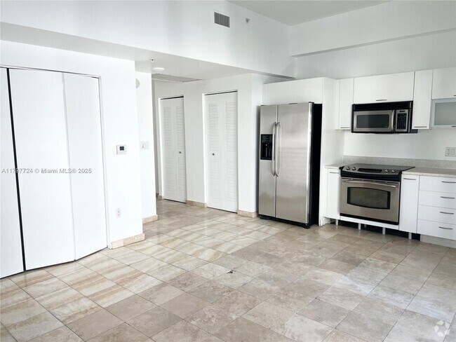 Building Photo - 133 NE 2nd Ave Unit 710 Rental