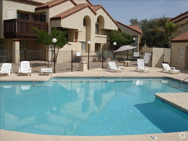 Building Photo - 3 Bedroom 2 Bathroom Close to ASU! $2099 a... Unit E-125 Rental
