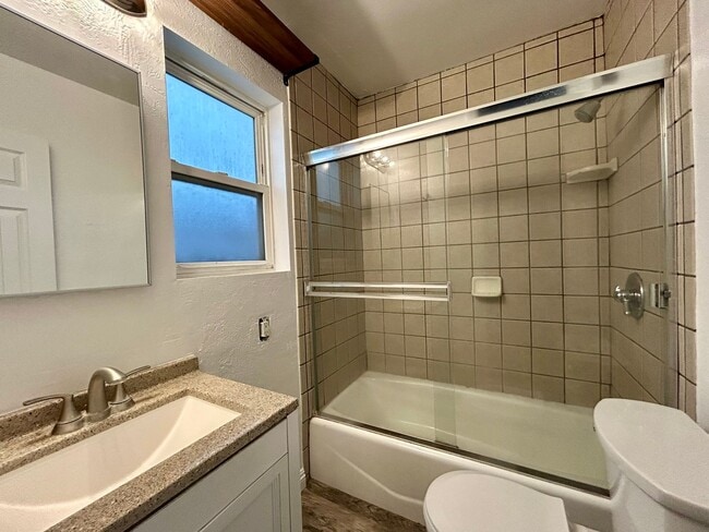 Photo - Studio in The Heart of Mission Beach! Unit 816 1/2