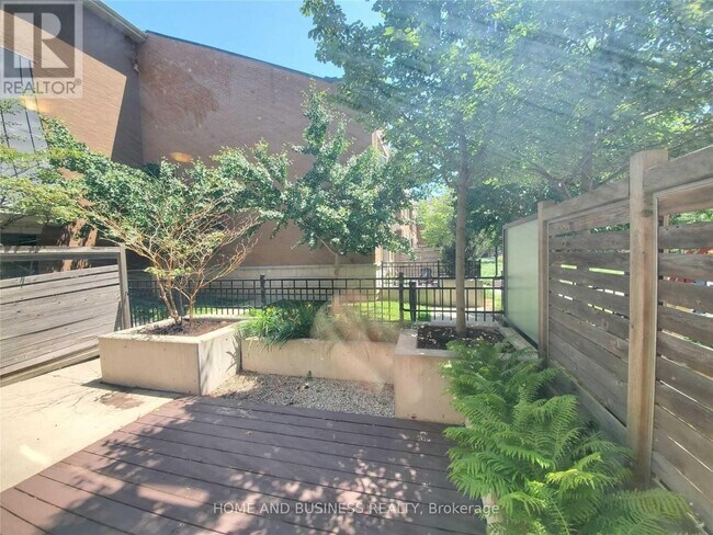 Photo - 383 Prince of Wales Dr