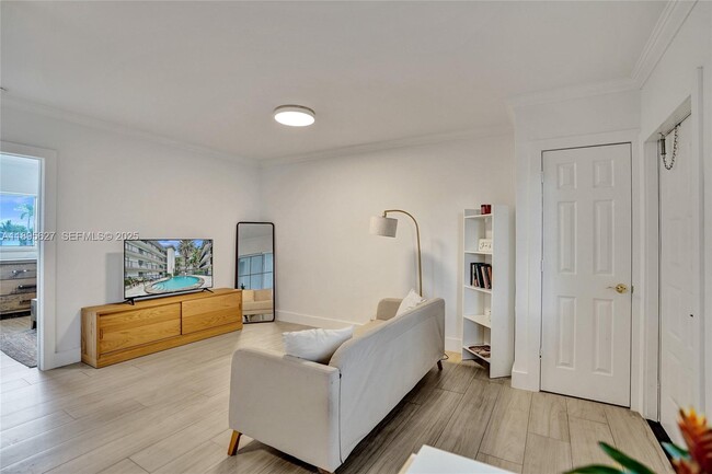 Photo - 924 SE 2nd St Unit 32