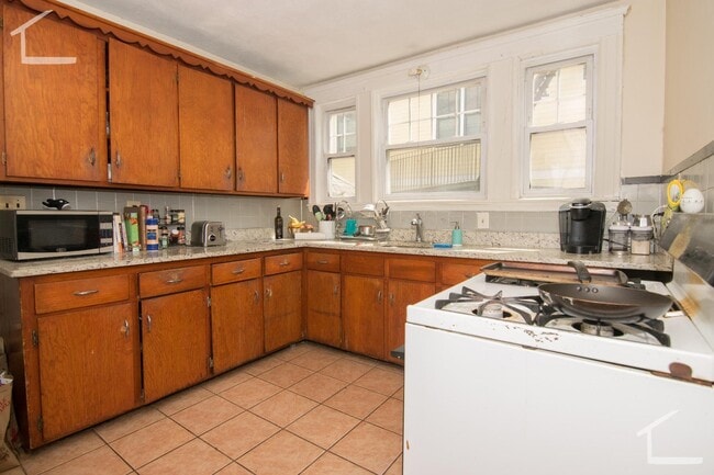 Photo - 169 Winchester St Unit 1