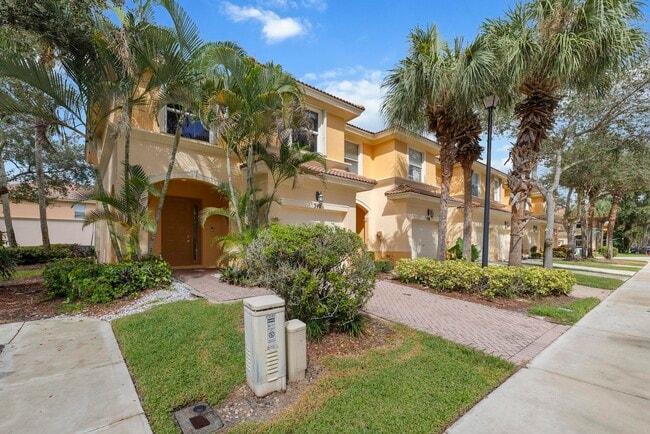 Photo - 340 River Bluff Ln