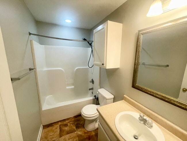Photo - 310 Evergreen Way