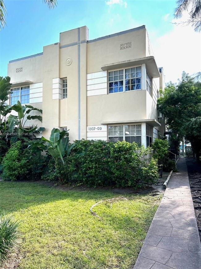 Building Photo - 1309 Euclid Ave Unit 8
