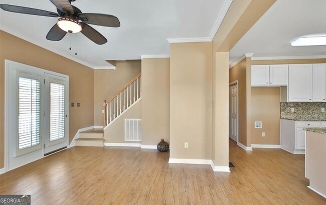 Photo - 504 Hollen Ct