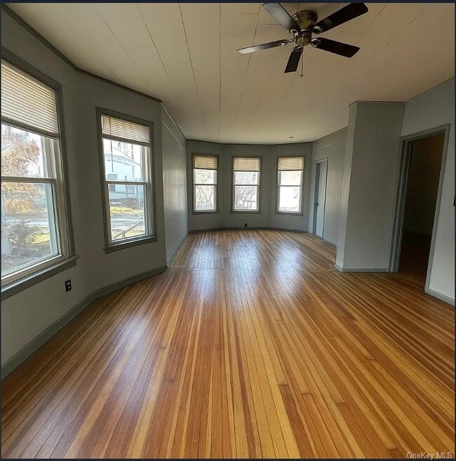 Building Photo - 89 S Cherry St Unit 1