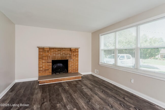 Photo - 4922 Determine Ln