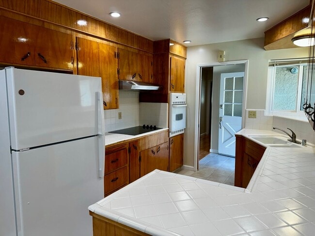 Photo - 839 E Dana St Unit 839