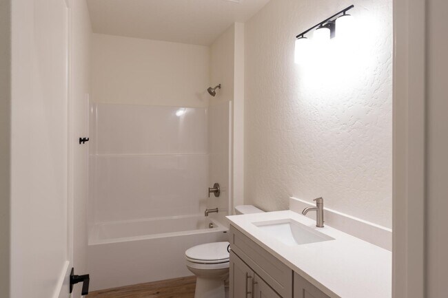 Photo - 7979 W 2nd St