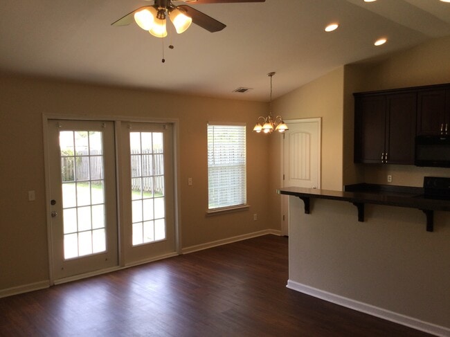 Photo - 25 Twin Oaks Pl