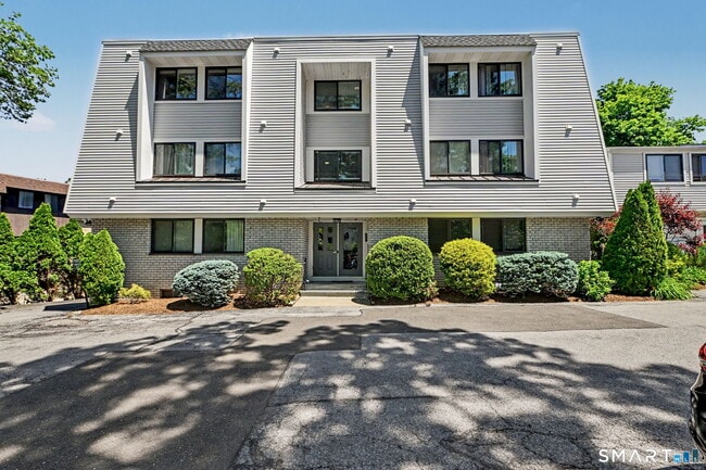 Building Photo - 73 Riverside Ave Unit 3A