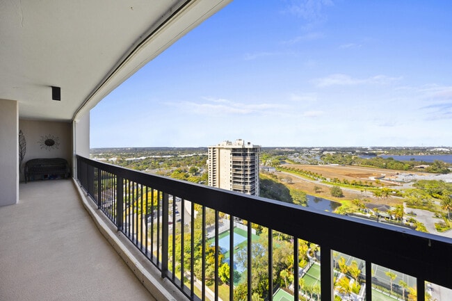 Photo - 2425 Presidential Way Unidad Ph2