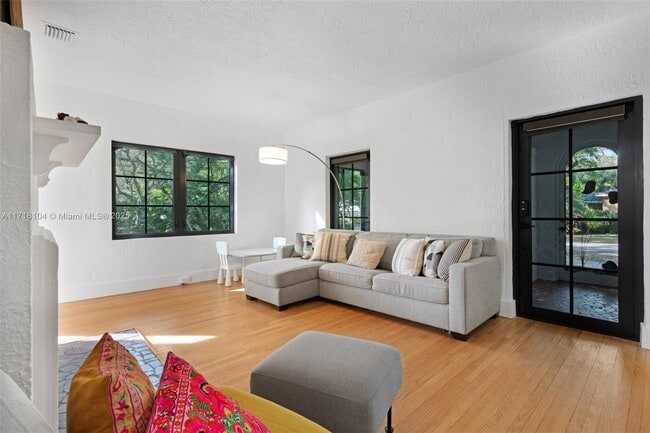 244 Fluvia Ave