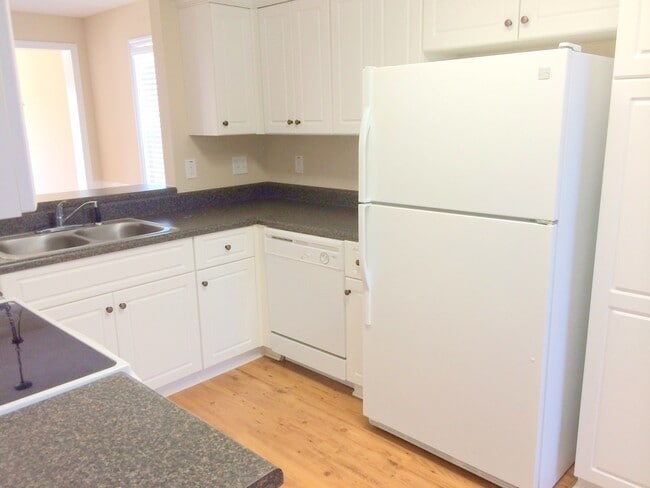 Photo - 221 Sunview Dr