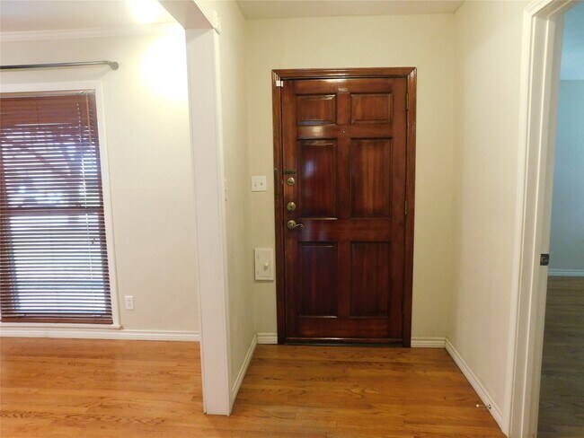 Photo - 2317 Dorrington St