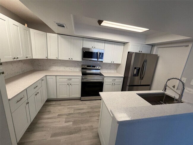 Photo - 6522 Harbour Rd