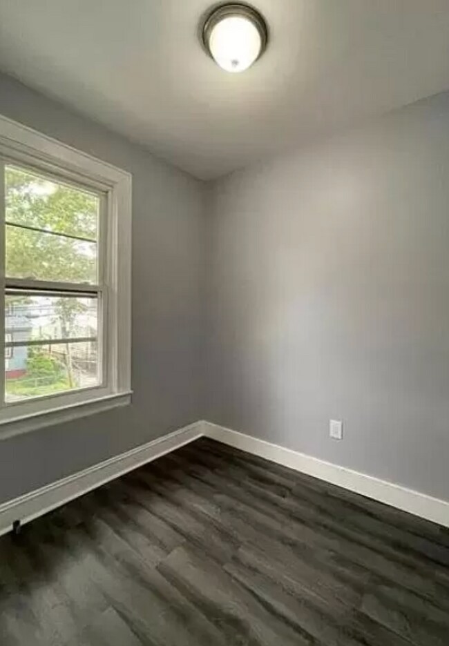 Photo - 356 Leslie St Unidad 2