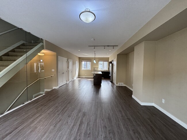 Photo - 1023-1173 173 St SW