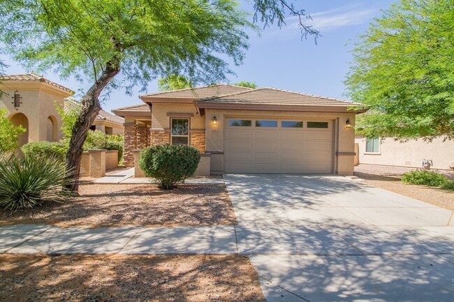 Building Photo - Fantastic single story, split floor plan h...