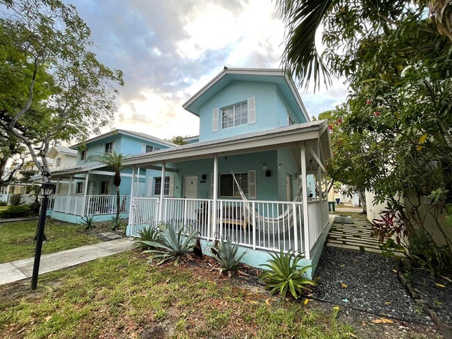 Photo - 325 NW 19th Ln Casa