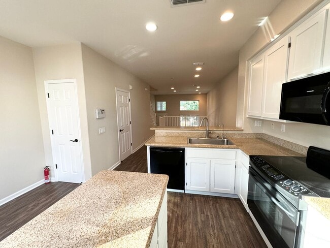 Photo - Perfect Shape Downtown Livermore Townhome ...