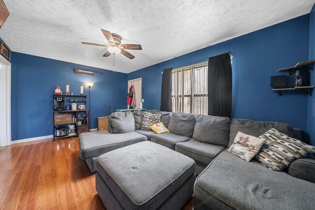 Photo - 1405 Barberry Pl