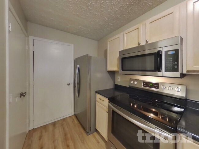 Photo - 6750 Pembridge Way