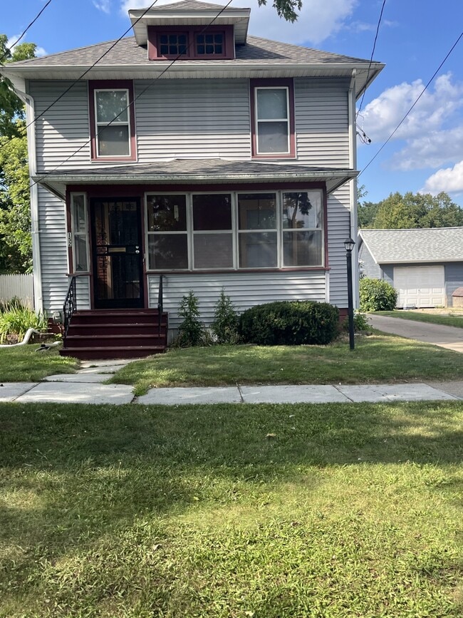 Building Photo - 152 W Euclid Ave Rental