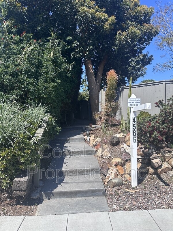 Photo - 4566 Maryland St