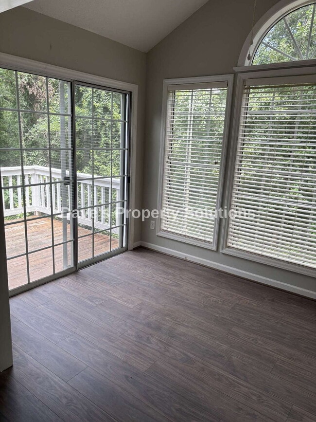 Beautiful Condo in Convenient Location!
