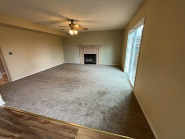 Photo - Northwest Tri-Level 5 Bedroom Home For Rent!