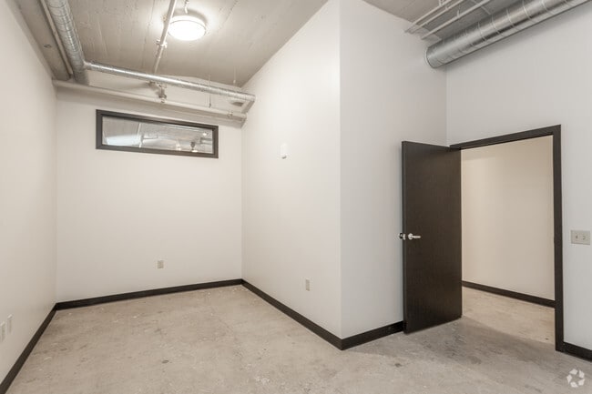 1BR, 1BA - Bedroom - Gordon-Van Tine Commons