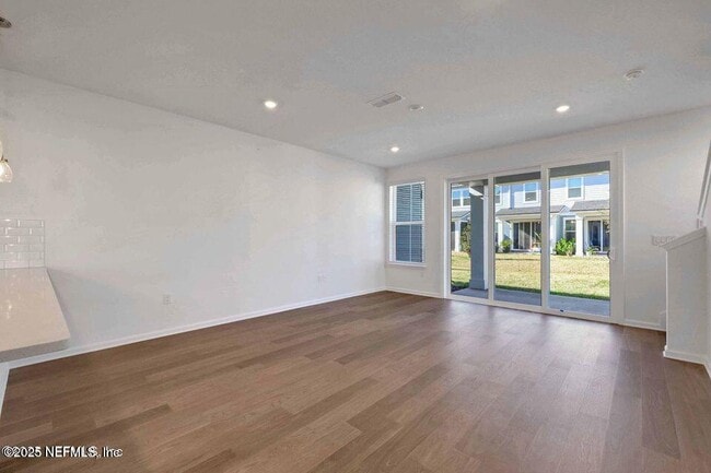 Photo - 24 Thurnham Ln