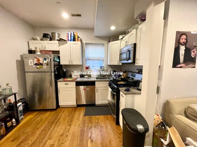 Photo - 721 Parker St