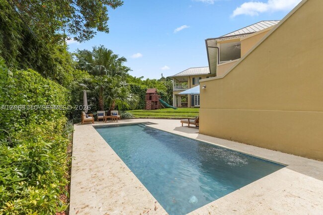 685 Harbor Dr