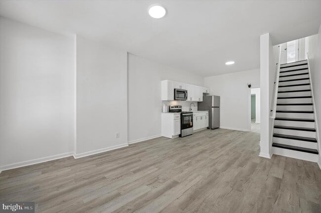 Photo - 1216 W Firth St